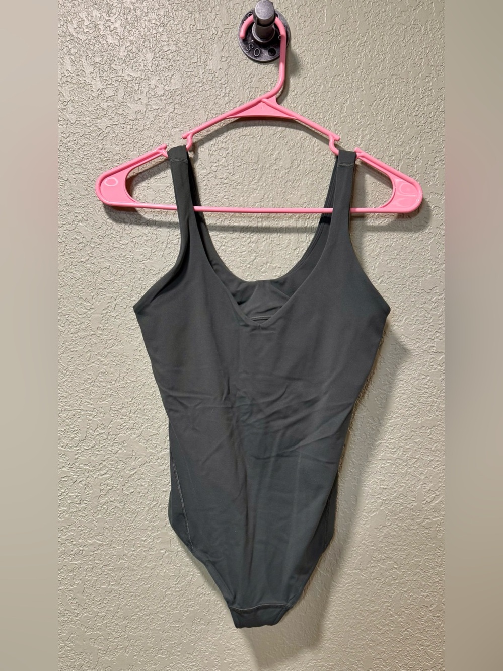 Lululemon Green V-Neck Sleeveless Bodysuit size 6